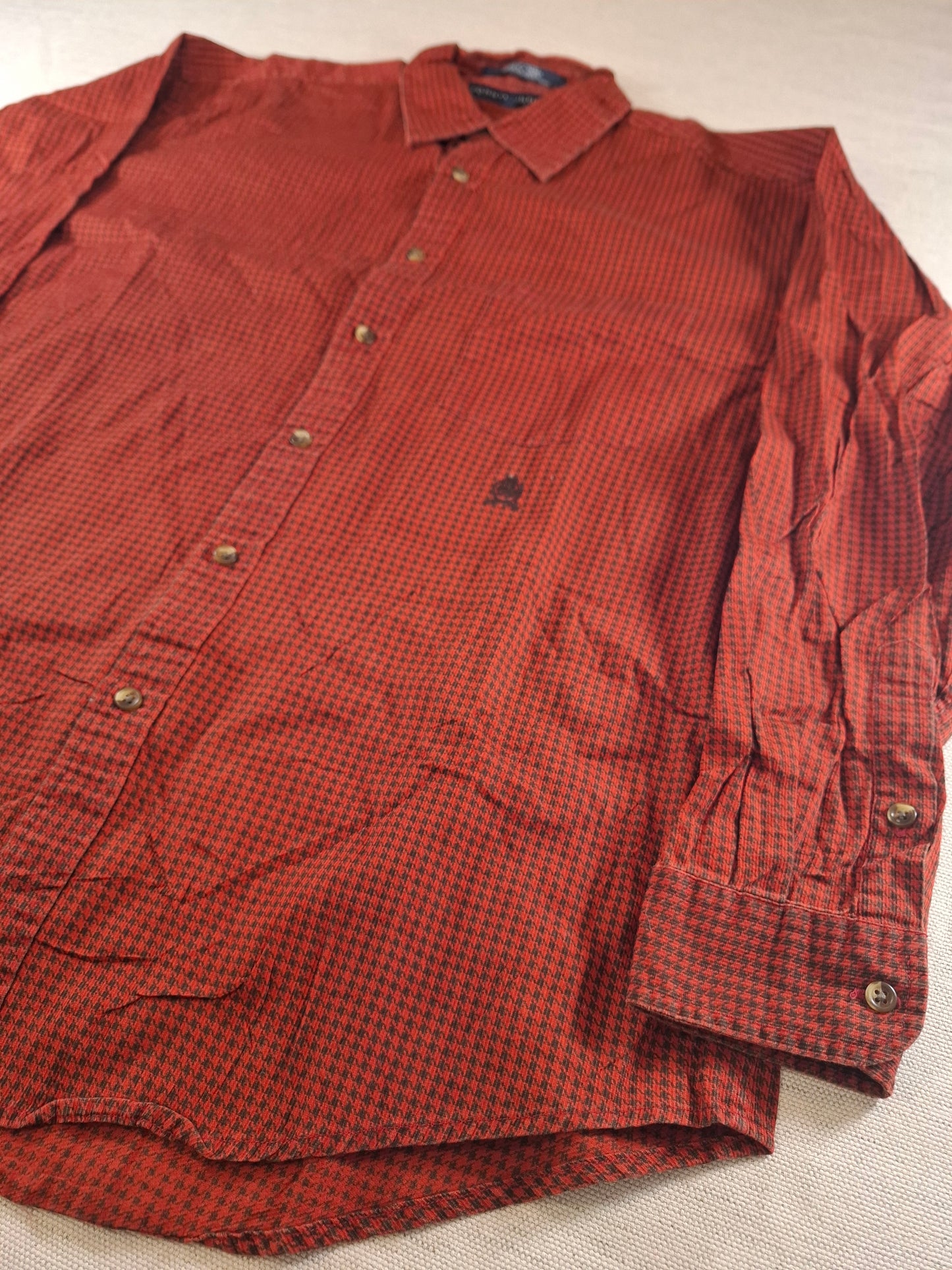 001091 Tommy Hilfiger Button down shirt size L Red/ Black checkered