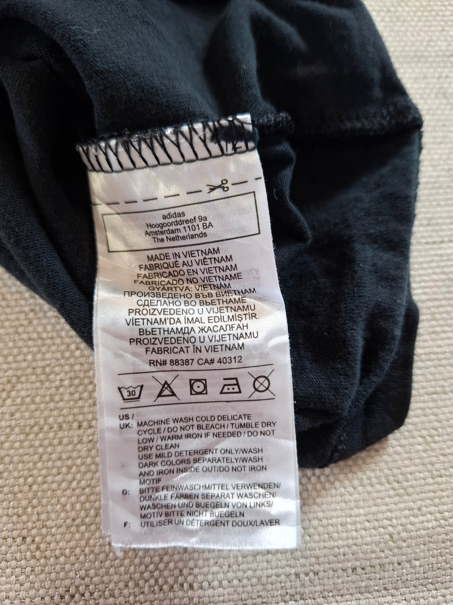 000125 – Adidas T-Shirt – Black, Size M