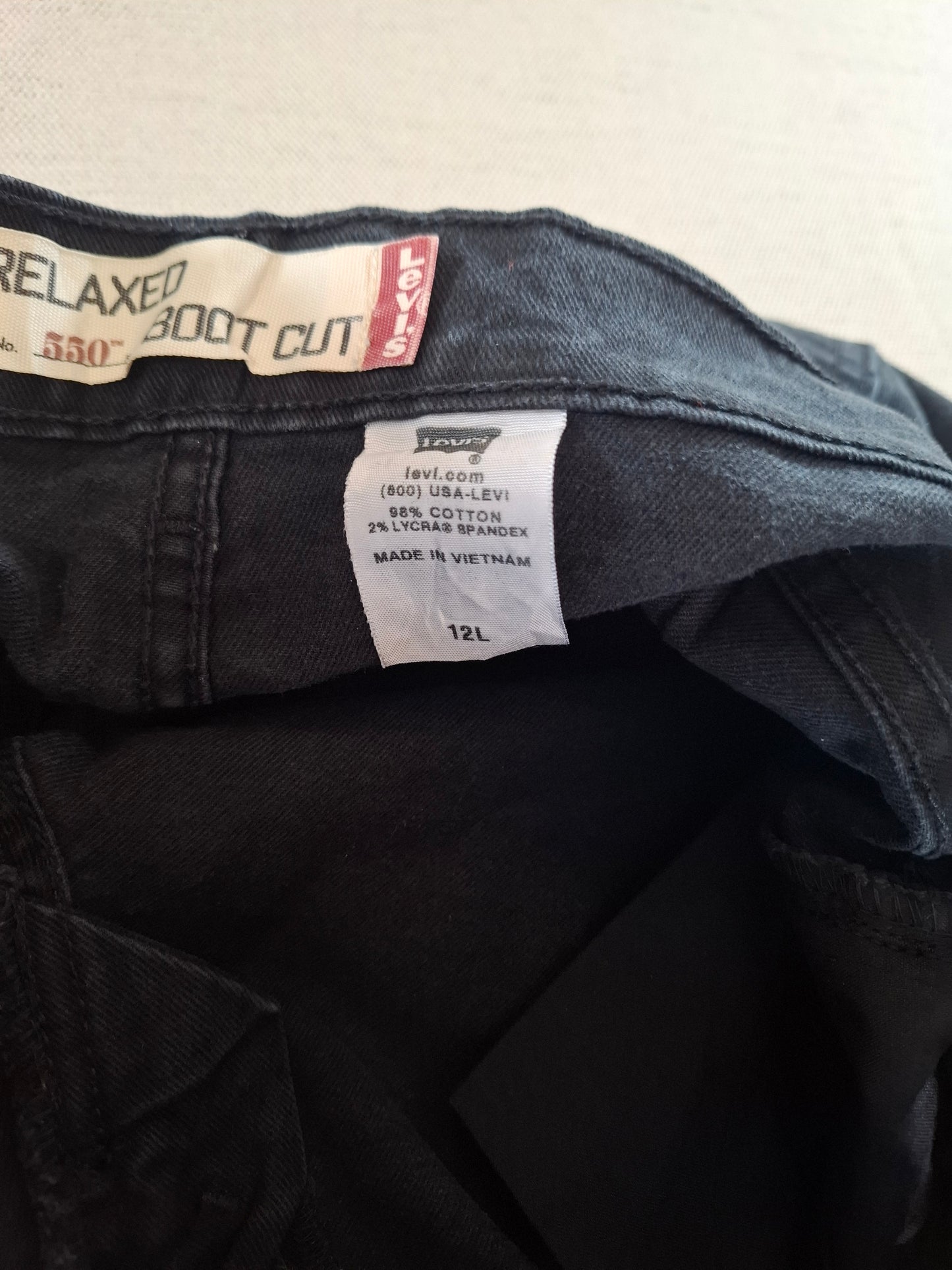 000173 Levi's 550 Jeans size 12L Black
