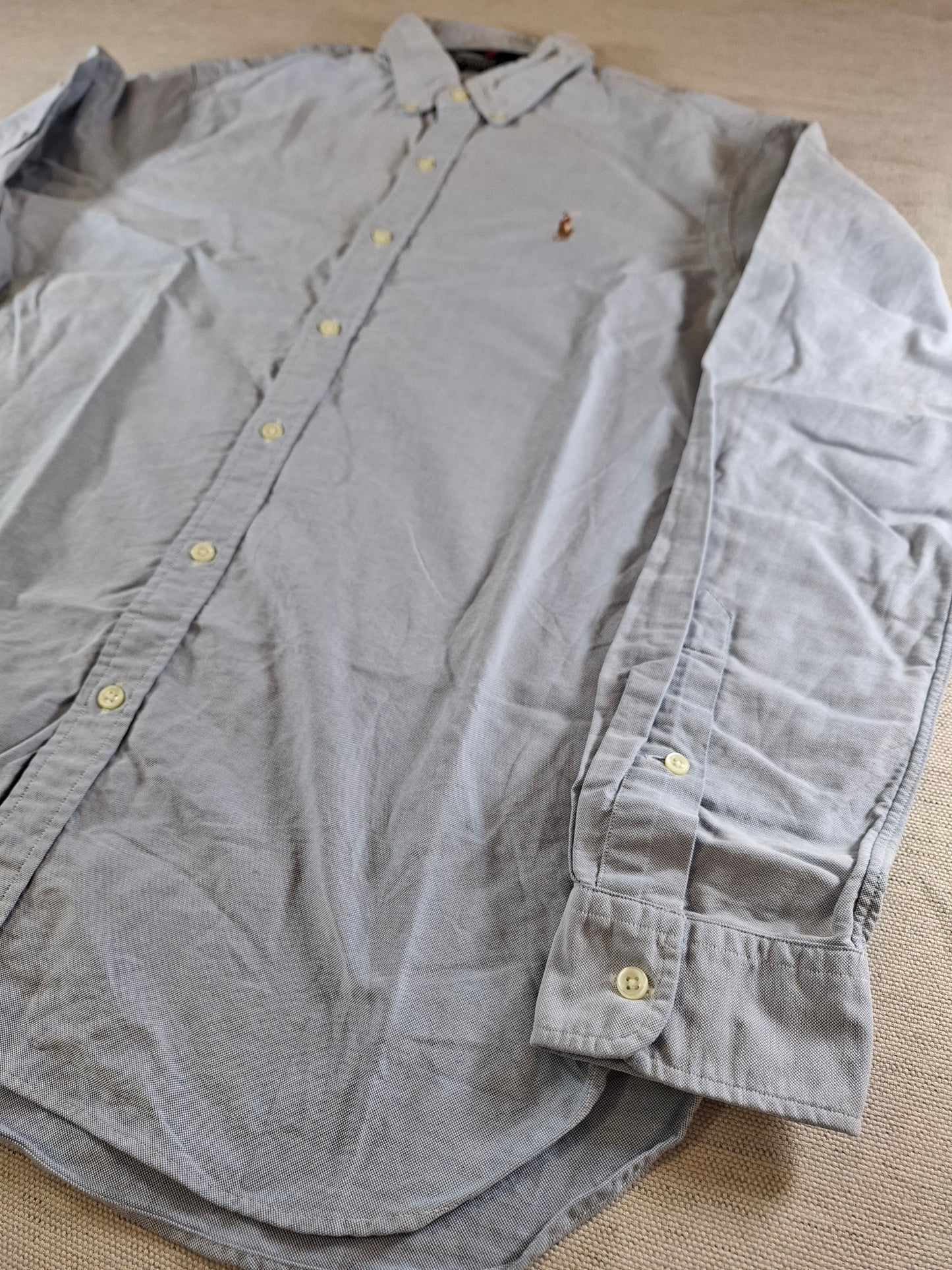 001077 Polo Ralph Lauren Button down shirt size M Light blue