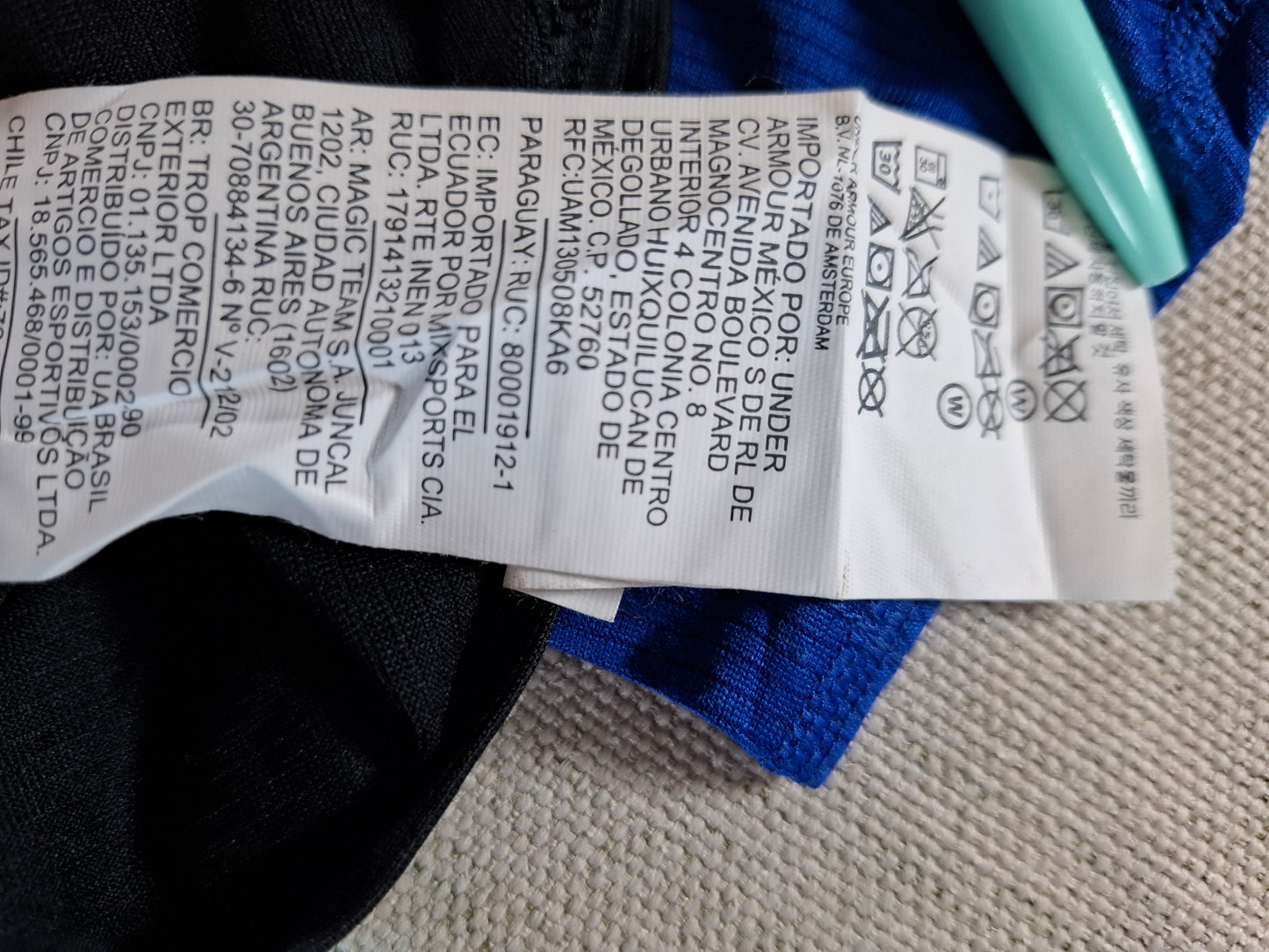 001156 Under Armour Longsleeve t-shirt size S Blue/ Black