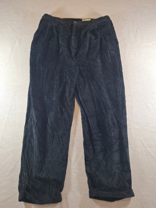 001162 Eddie Bauer Corduroy pants size S Black