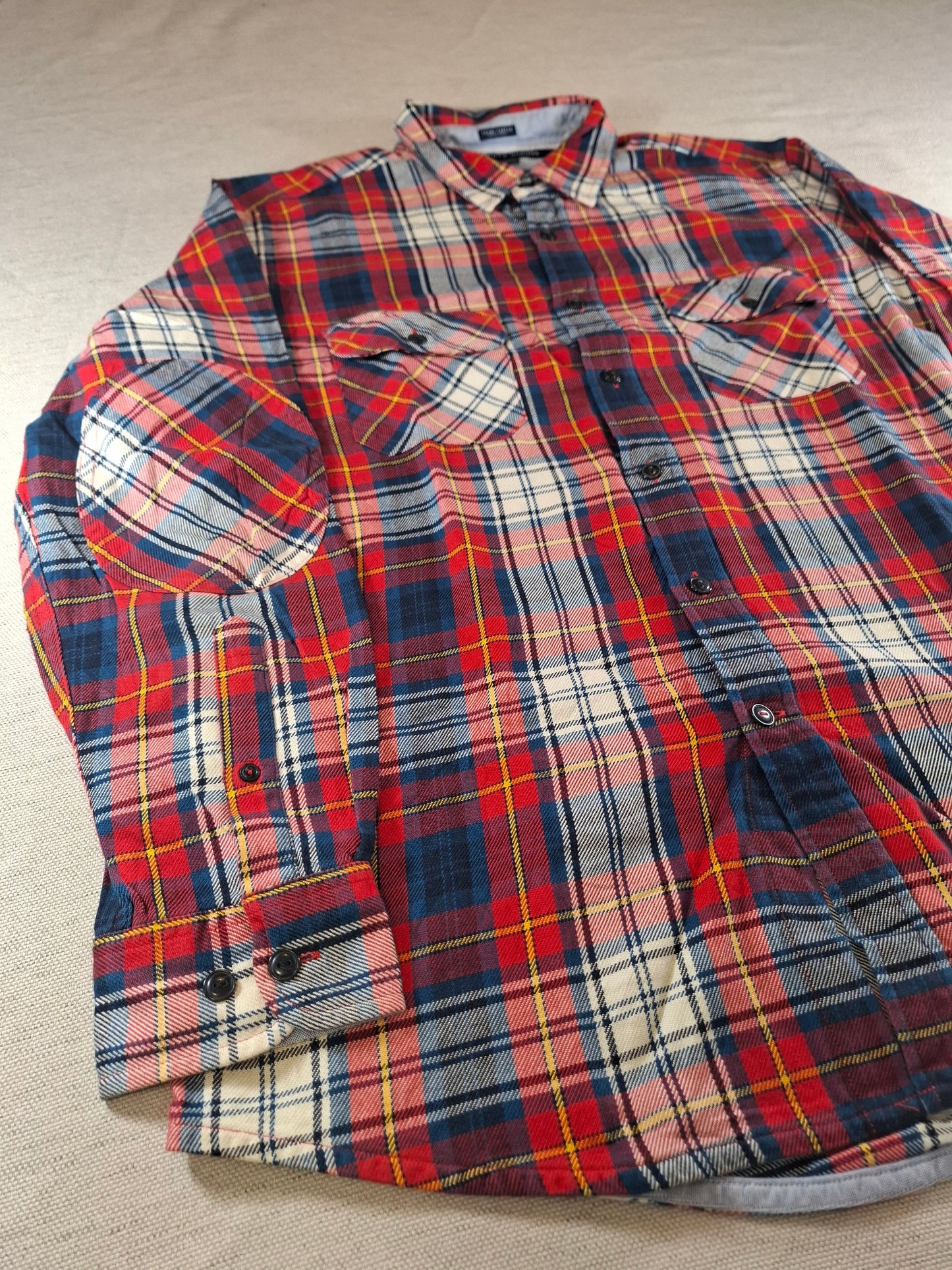 001089 Tommy Hilfiger Button down shirt size L Multi/ Red