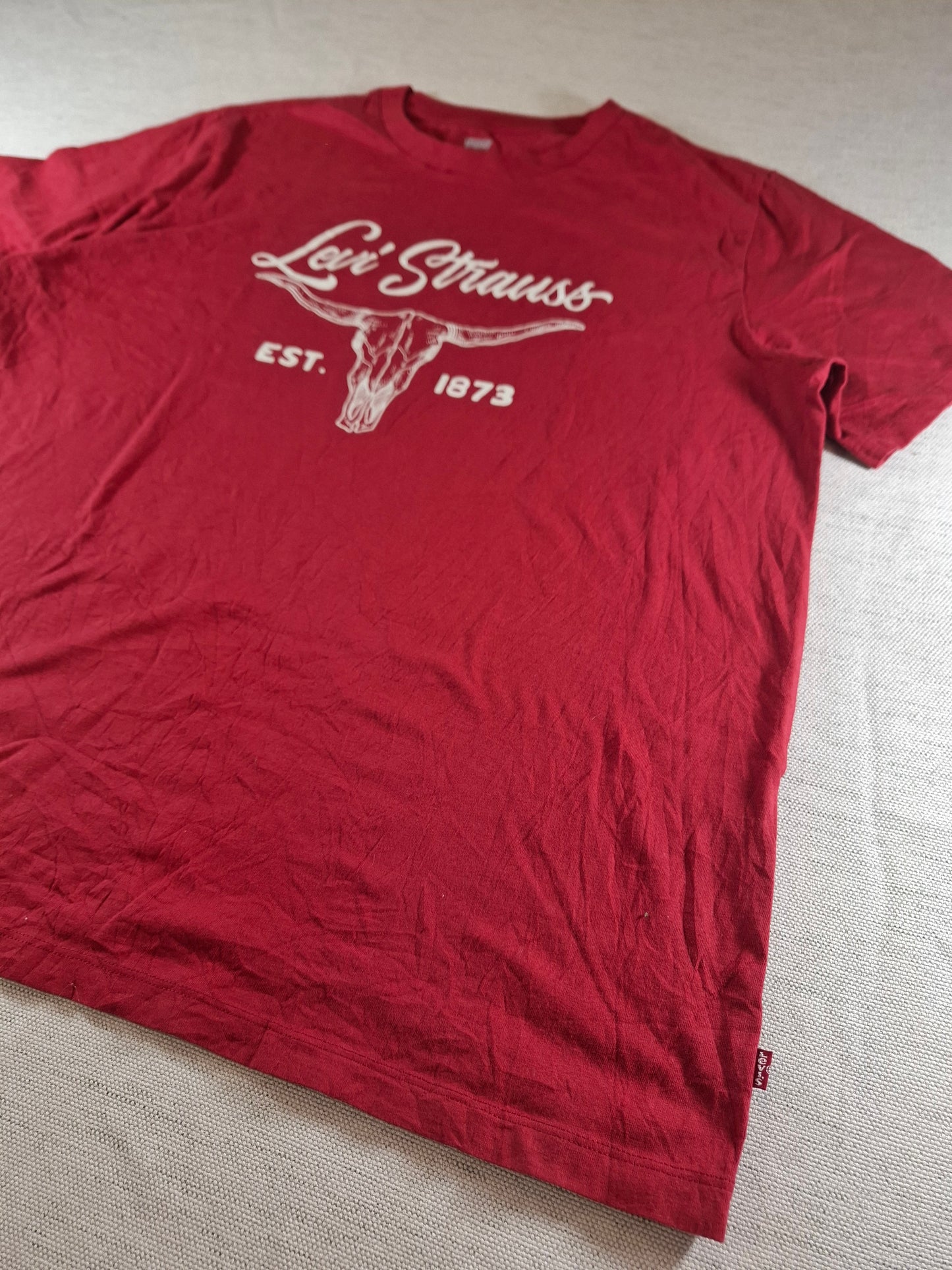 001134 Levi's T-shirt size Red