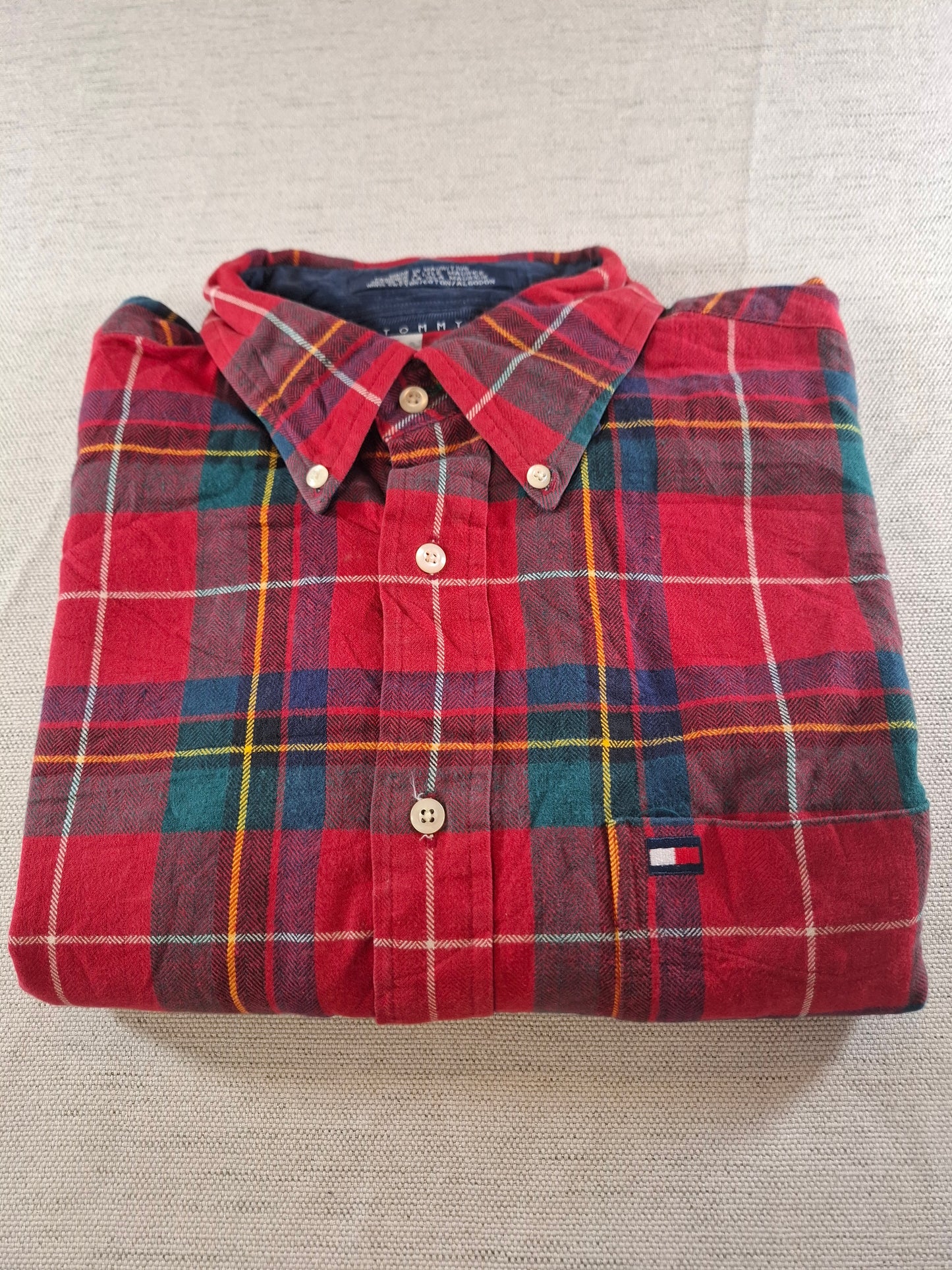 001088 Tommy Hilfiger Button down shirt size L Multi/ Red