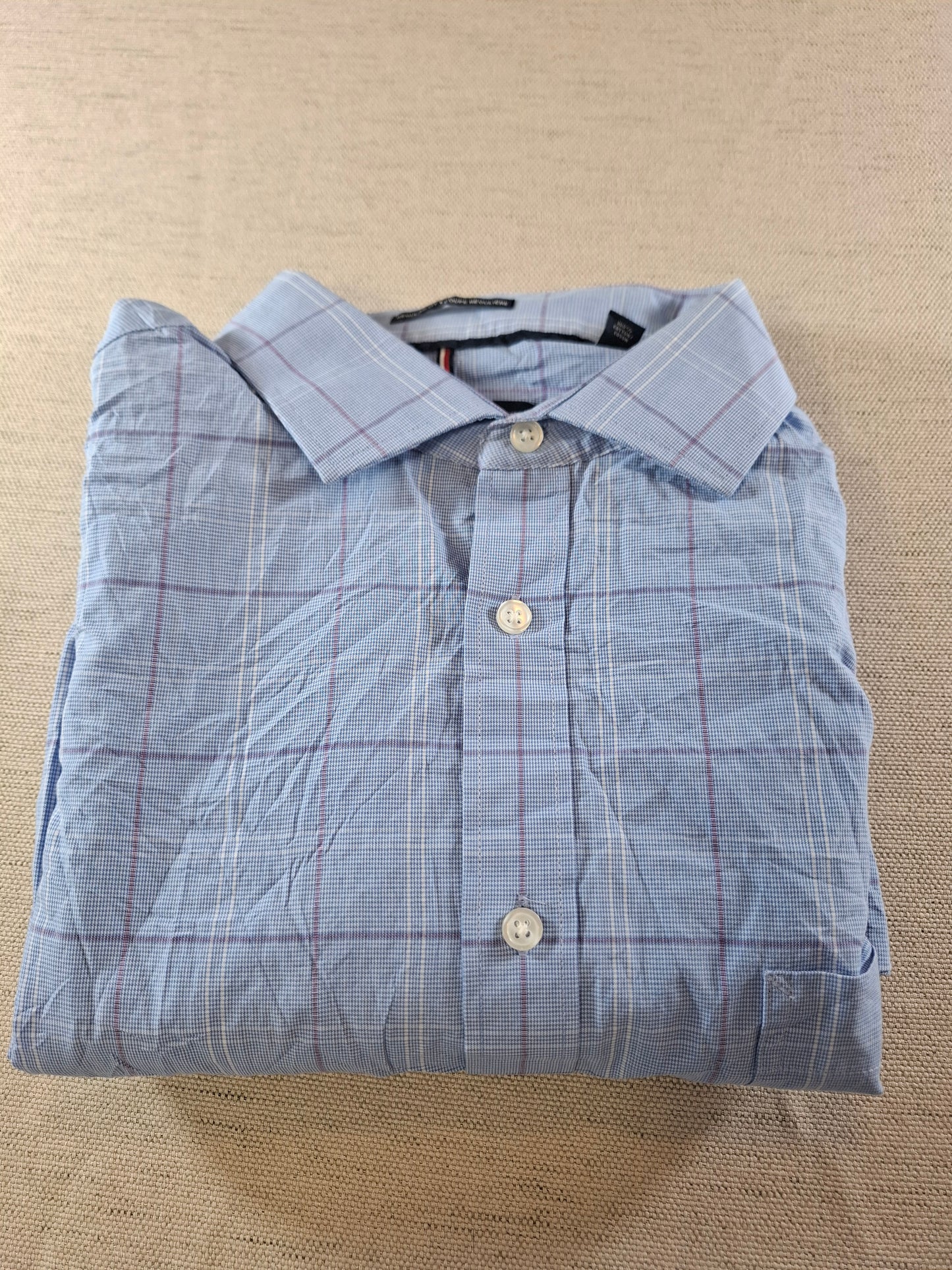 001095 Tommy Hilfiger Button down shirt size 16,5 / 32-33 / L Blue/ White/ Red checkered