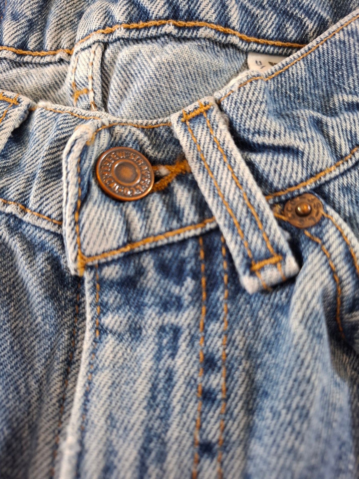 000177 Levi's 550 Jeans size 31/27 Blue