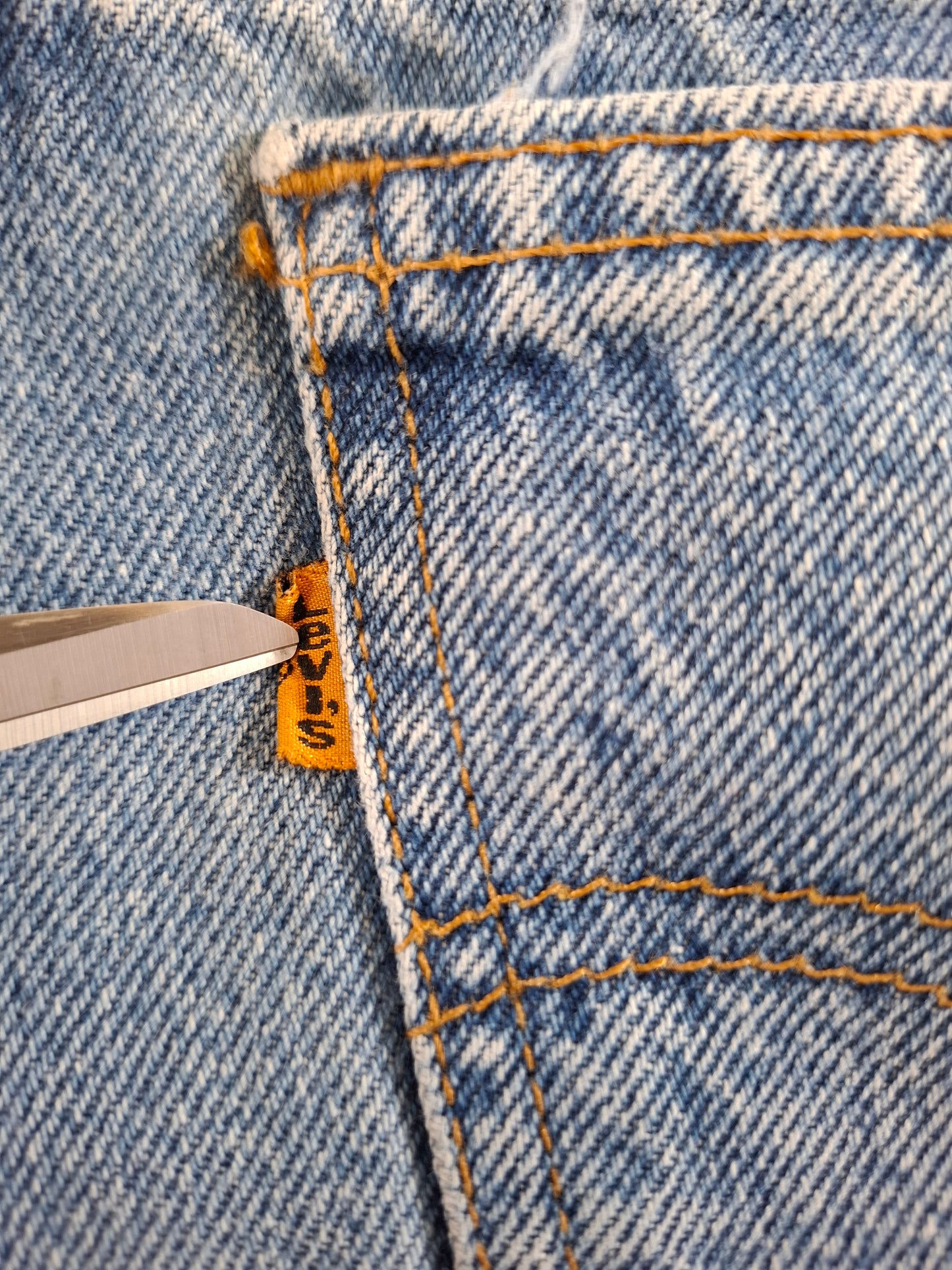 000177 Levi's 550 Jeans size 31/27 Blue