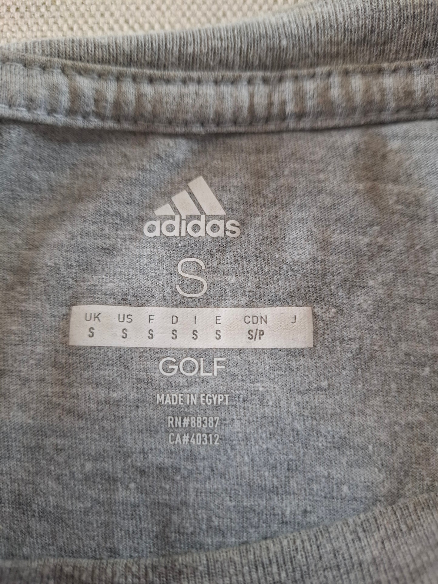 000128 Adidas T-shirt size S Grey