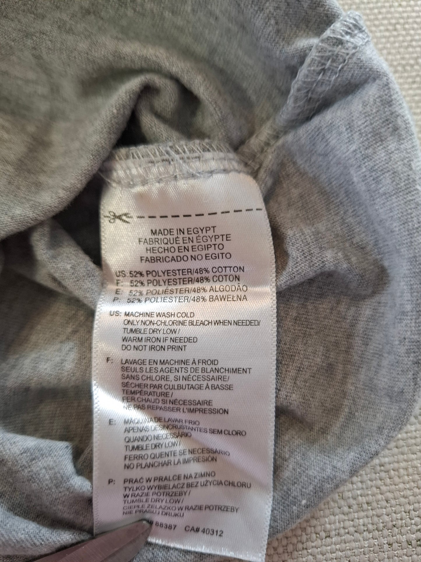 000128 Adidas T-shirt size S Grey