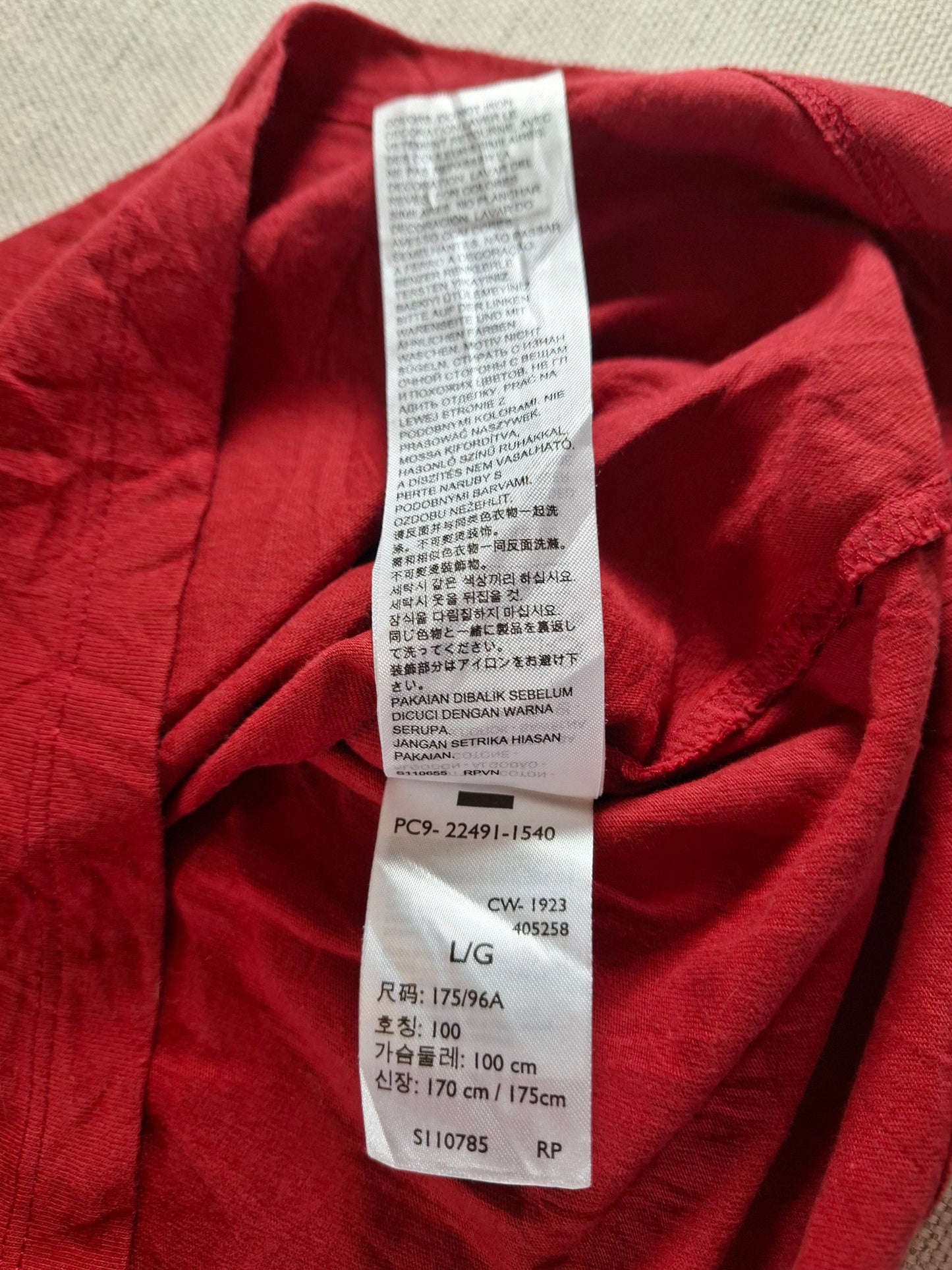 001134 Levi's T-shirt size Red