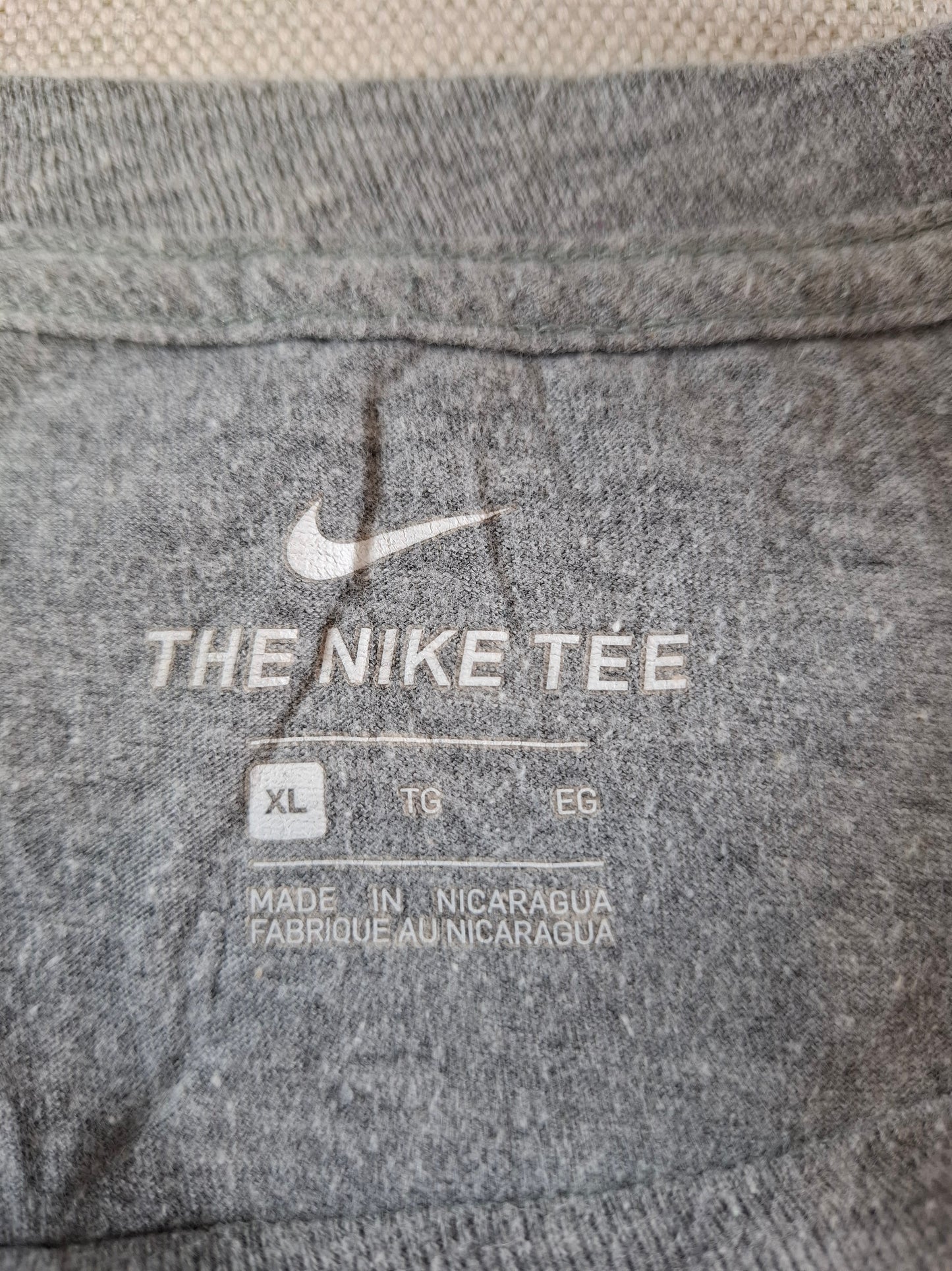 001131 Nike T-shirt size XL Grey