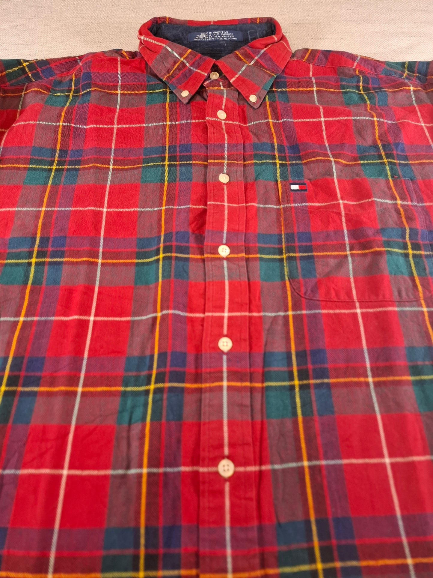 001088 Tommy Hilfiger Button down shirt size L Multi/ Red