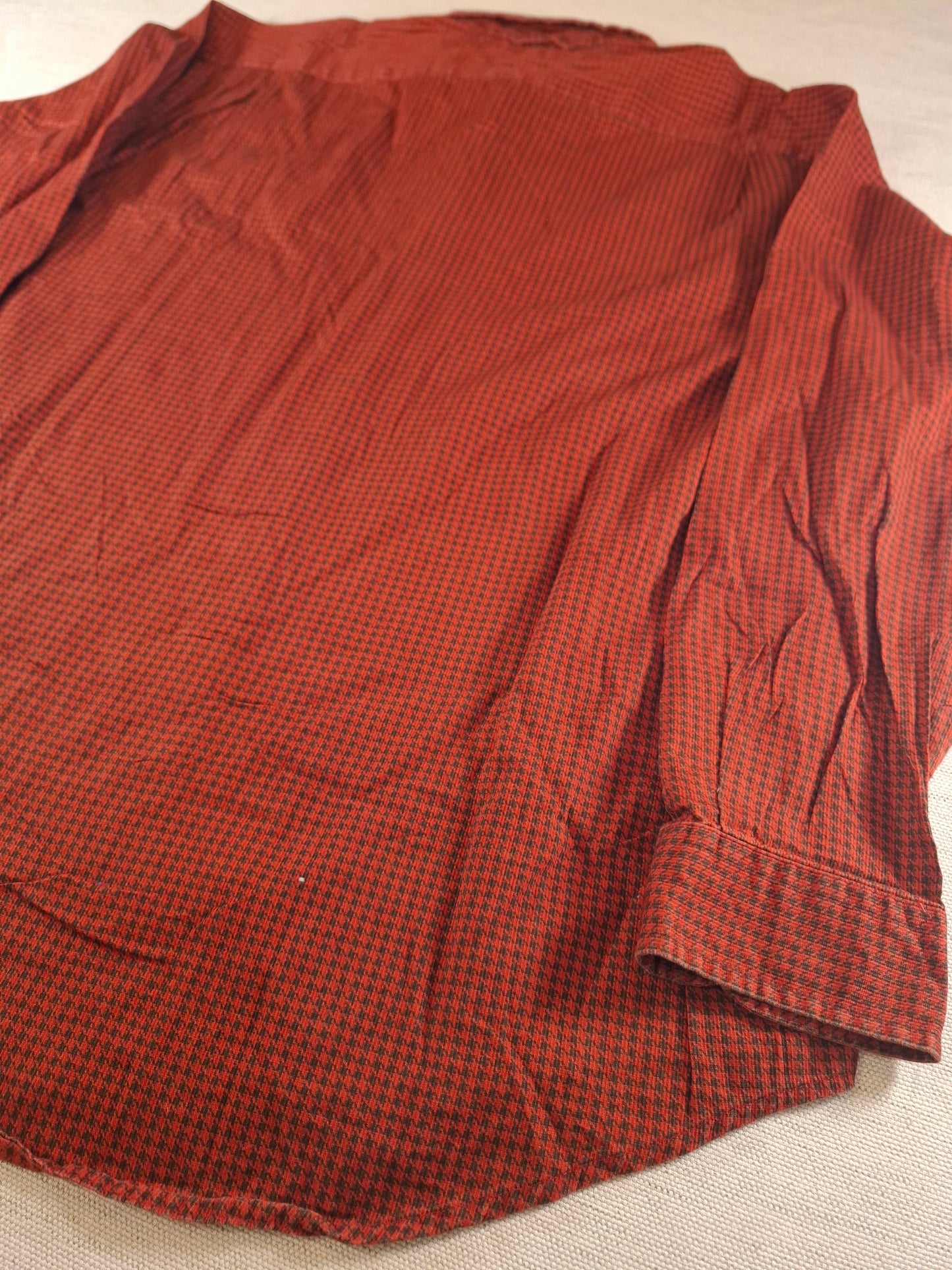 001091 Tommy Hilfiger Button down shirt size L Red/ Black checkered