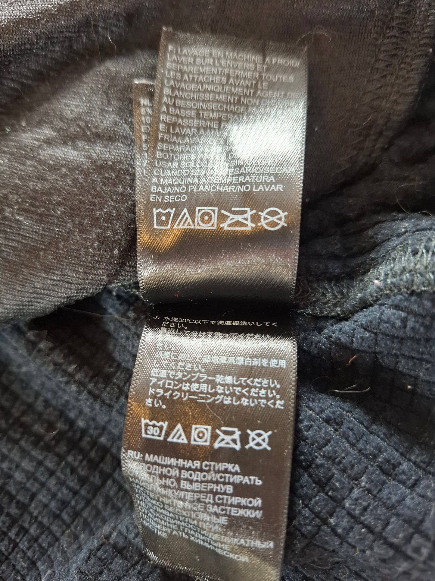 000696 The North Face Jacket size L Black