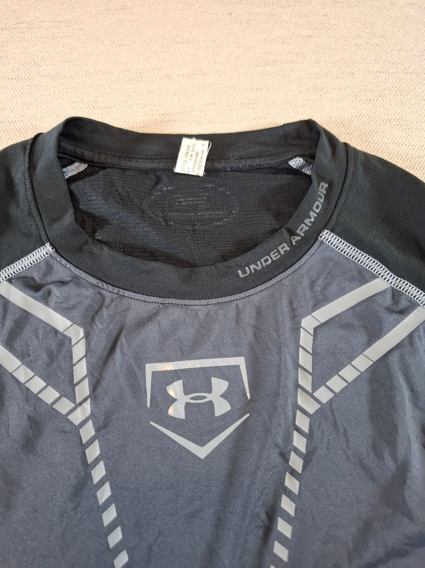 001157 Under Armour Longsleeve t-shirt size Unknown Grey/ Black