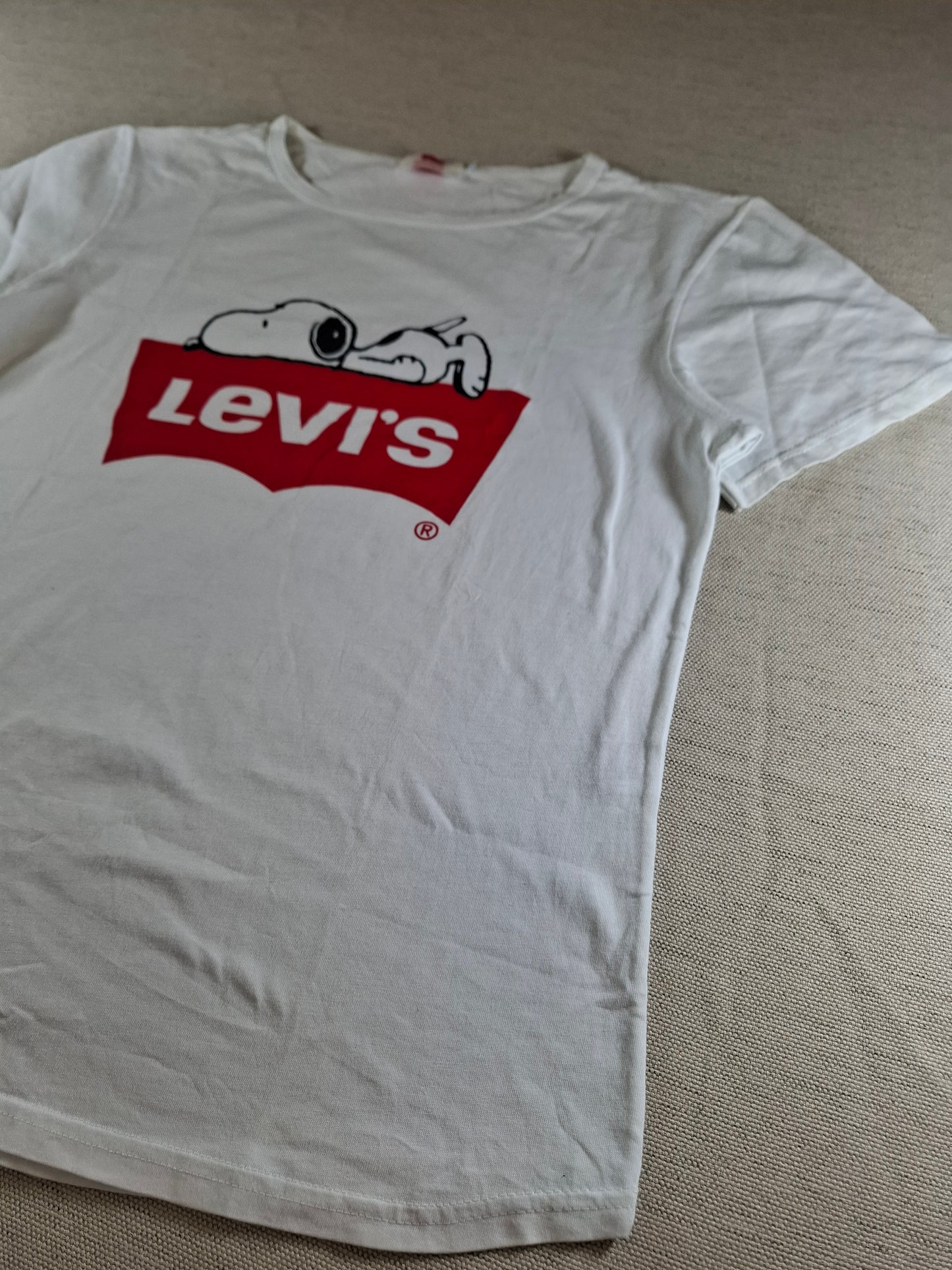 001135 Levi's T-shirt size L White