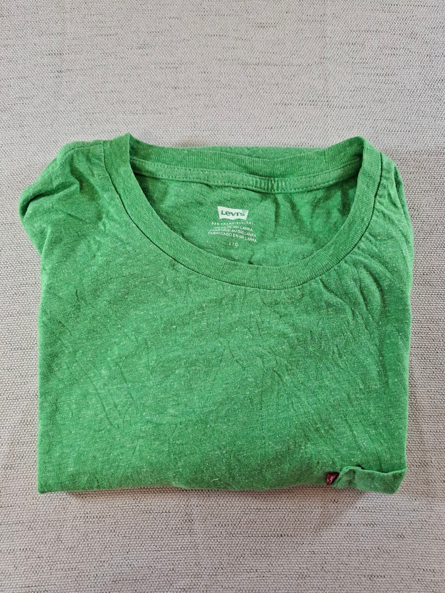 001140 Levi's T-shirt size L Green
