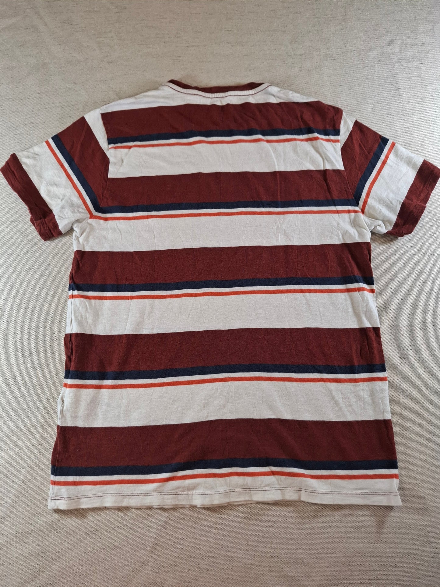 001138 Levi's T-shirt size M Burgundy/ White/ Blue/ Orange striped