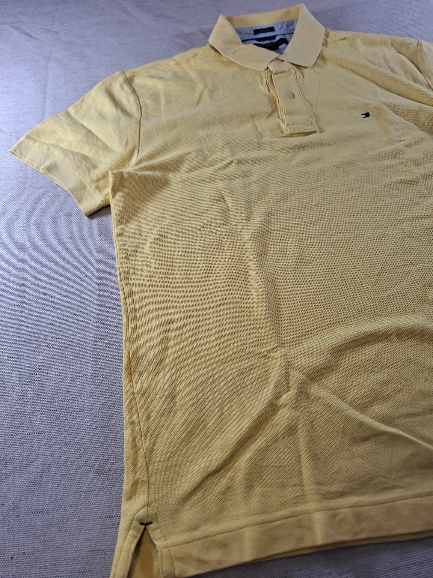 001063 Tommy Hilfiger Polo size L Yellow