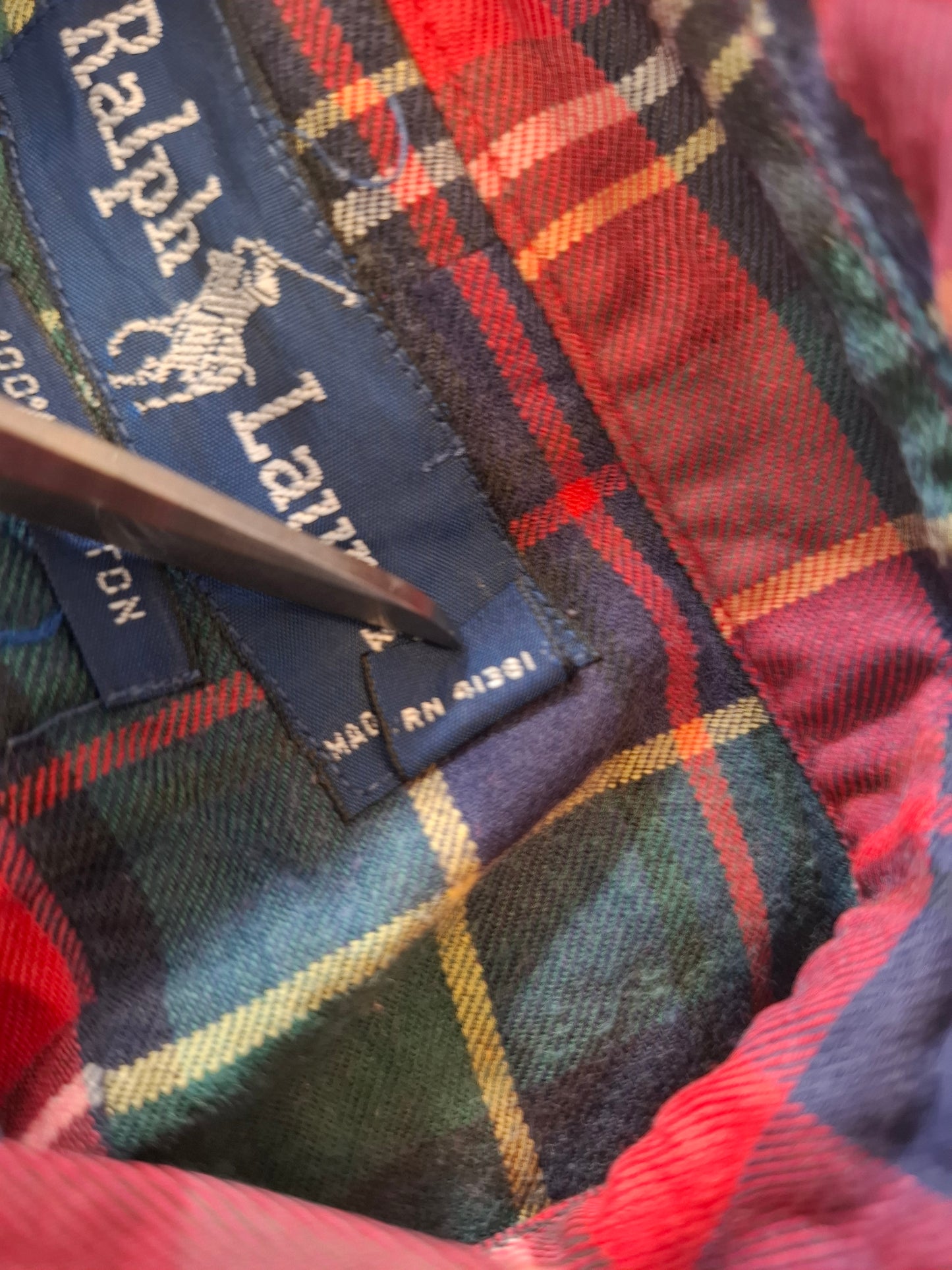 001068 Polo Ralph Lauren Button down shirt size XL Multi/ Red