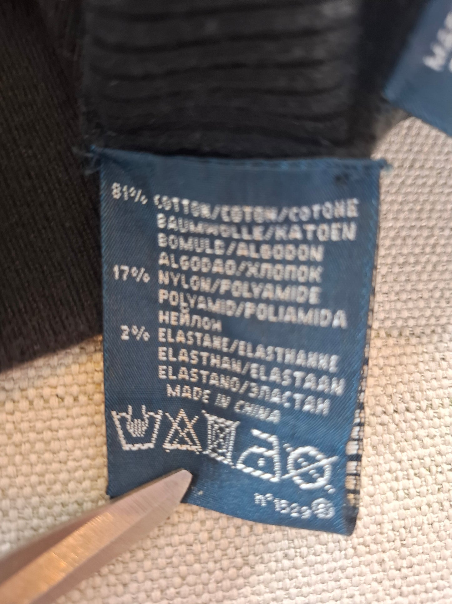 000227 Polo Ralph Lauren Full zip sweater size L Black with Black and White collar.