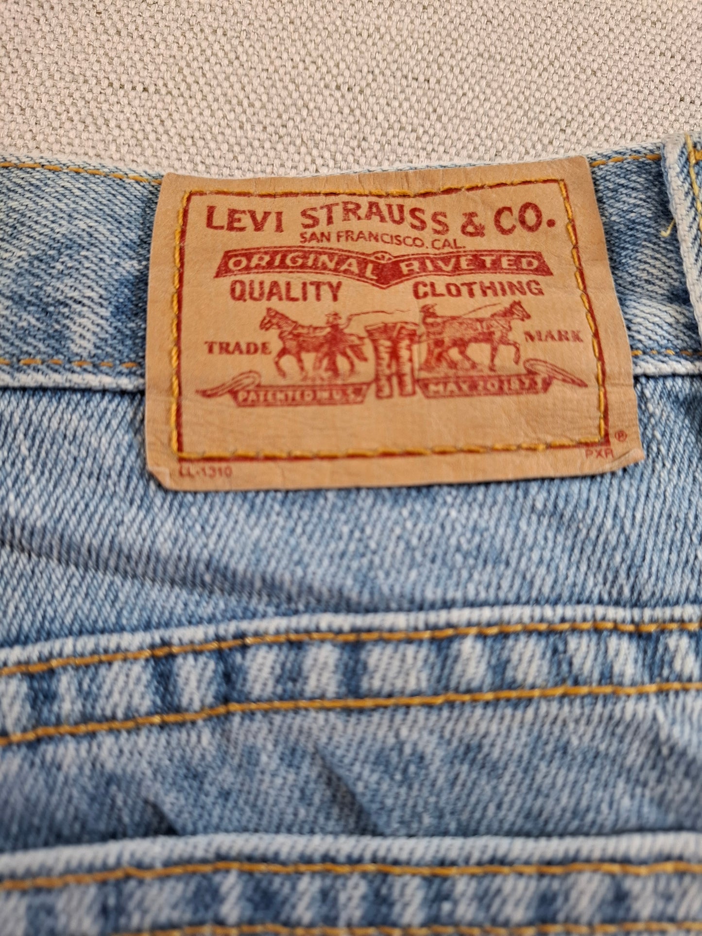 000176 Levi's 550 Jeans size 14S Blue
