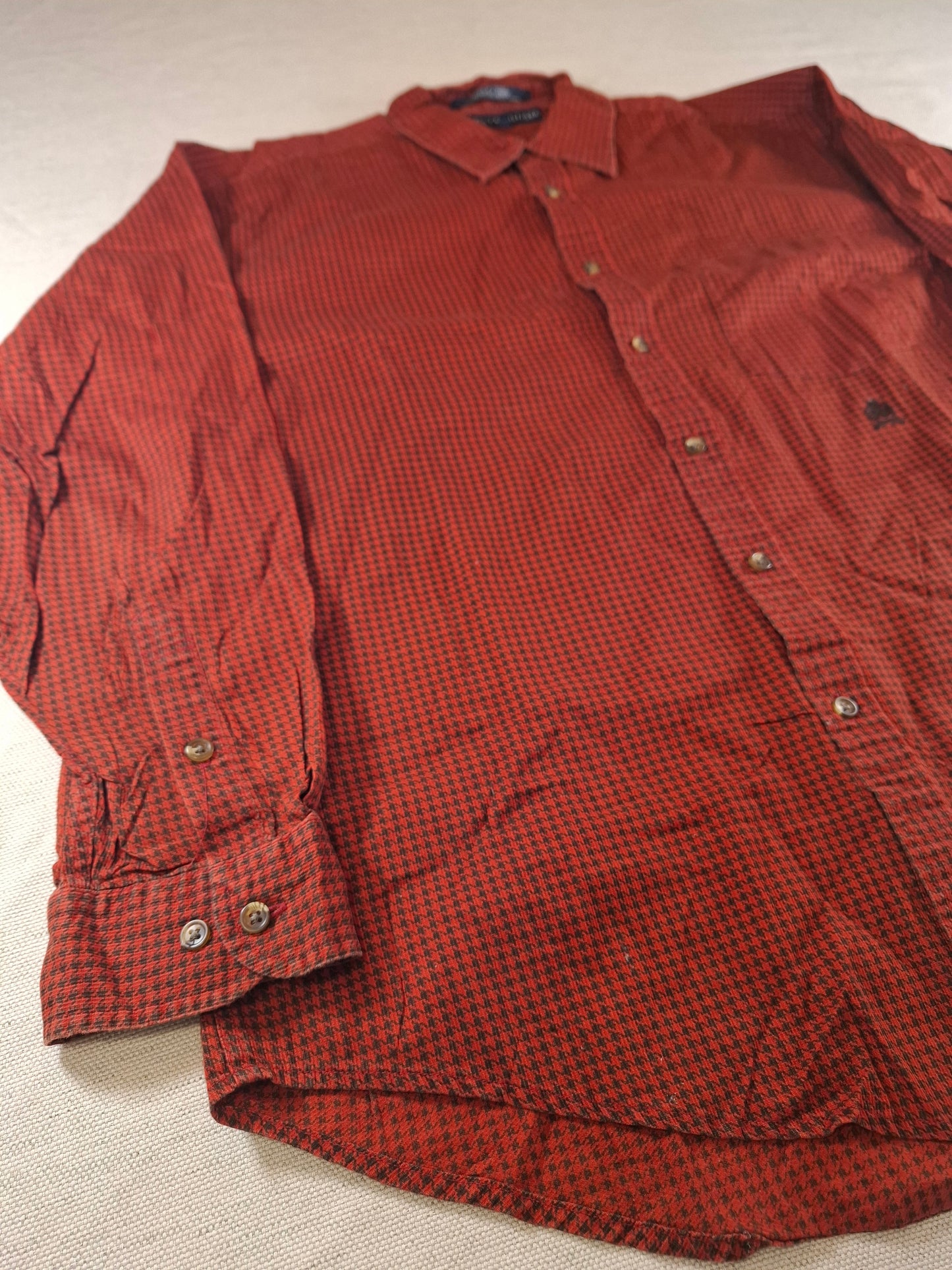 001091 Tommy Hilfiger Button down shirt size L Red/ Black checkered