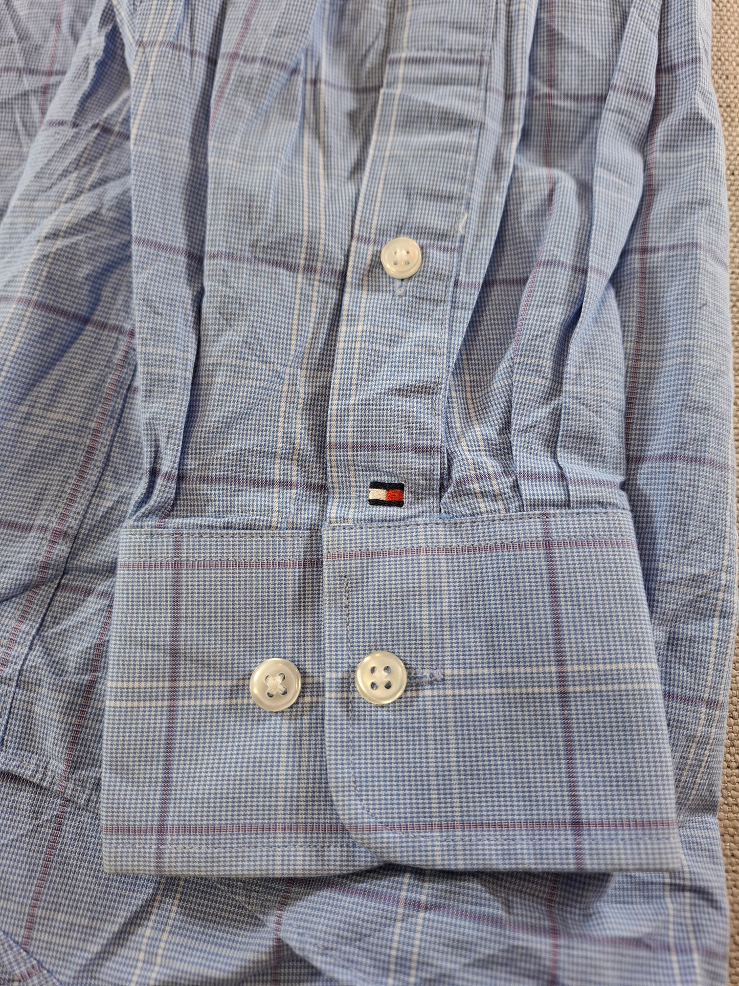 001095 Tommy Hilfiger Button down shirt size 16,5 / 32-33 / L Blue/ White/ Red checkered