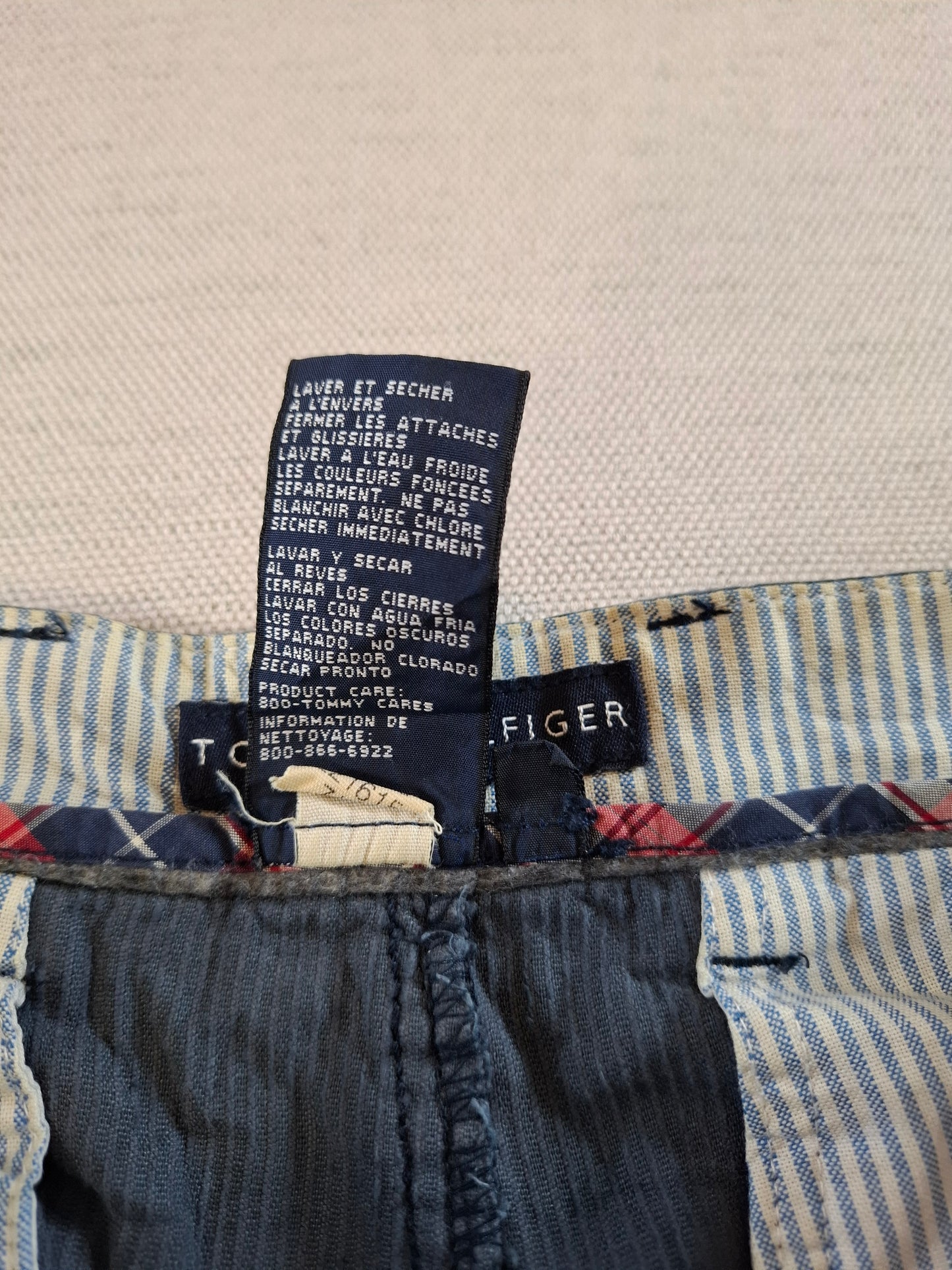 001165 Tommy Hilfiger Corduroy pants size 36/30 Black/Navy