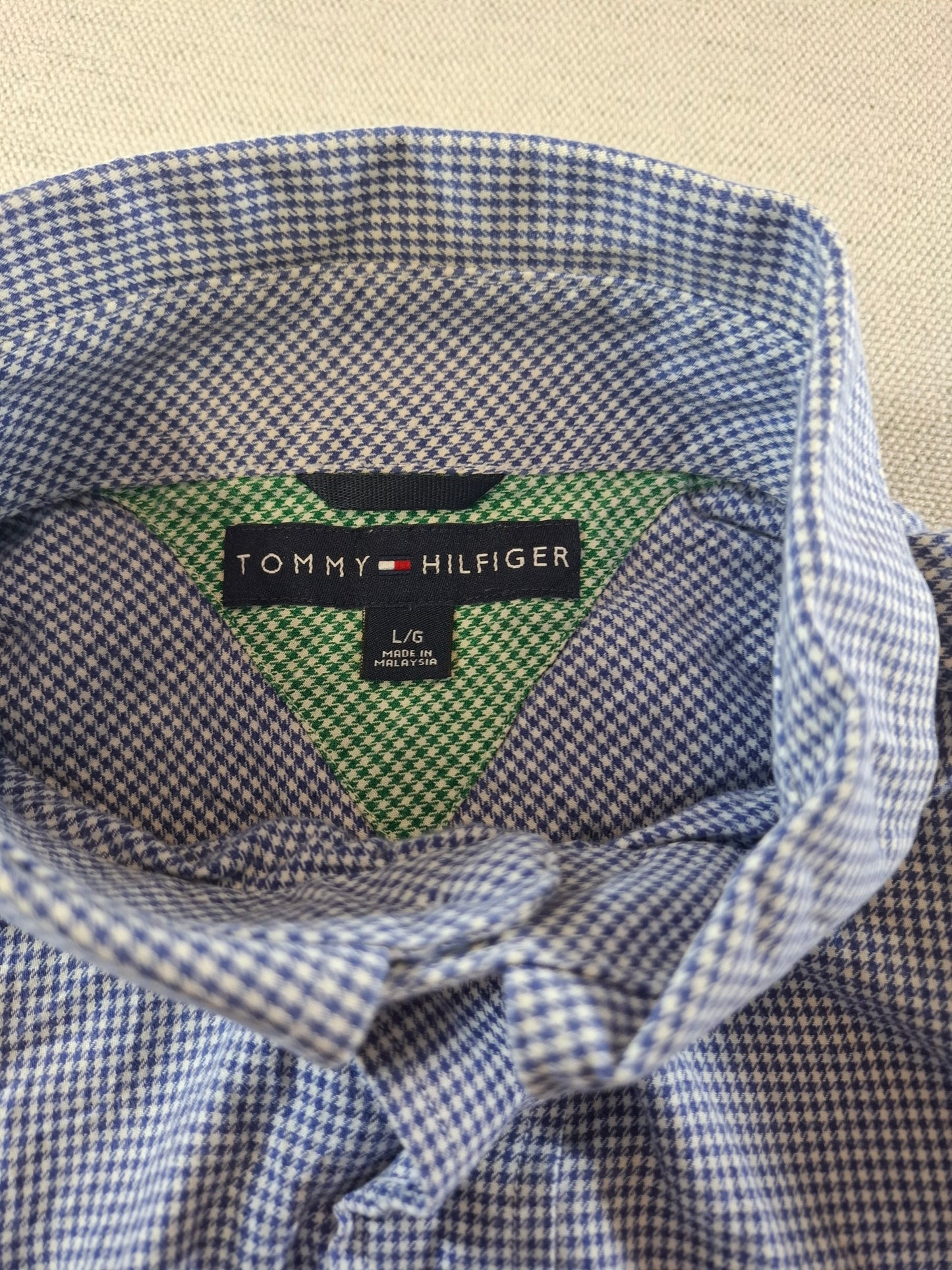 001096 Tommy Hilfiger Button down shirt size L Blue/ White checkered