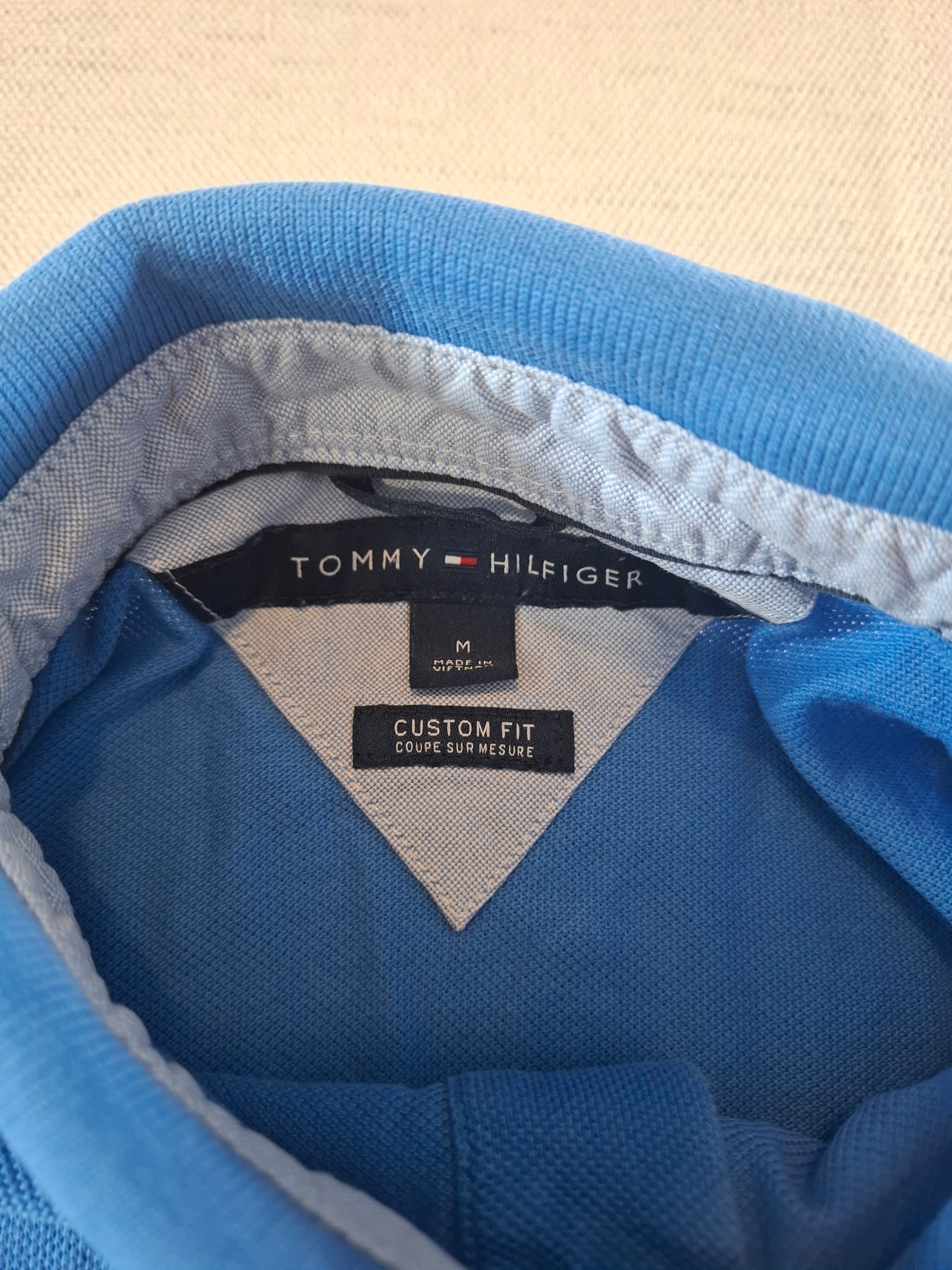 001110 Tommy Hilfiger Polo size M Blue