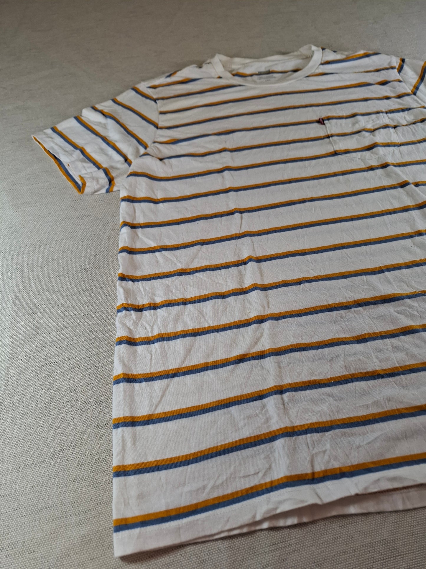 001137 Levi's T-shirt size L White/ Yellow/ Blue striped.