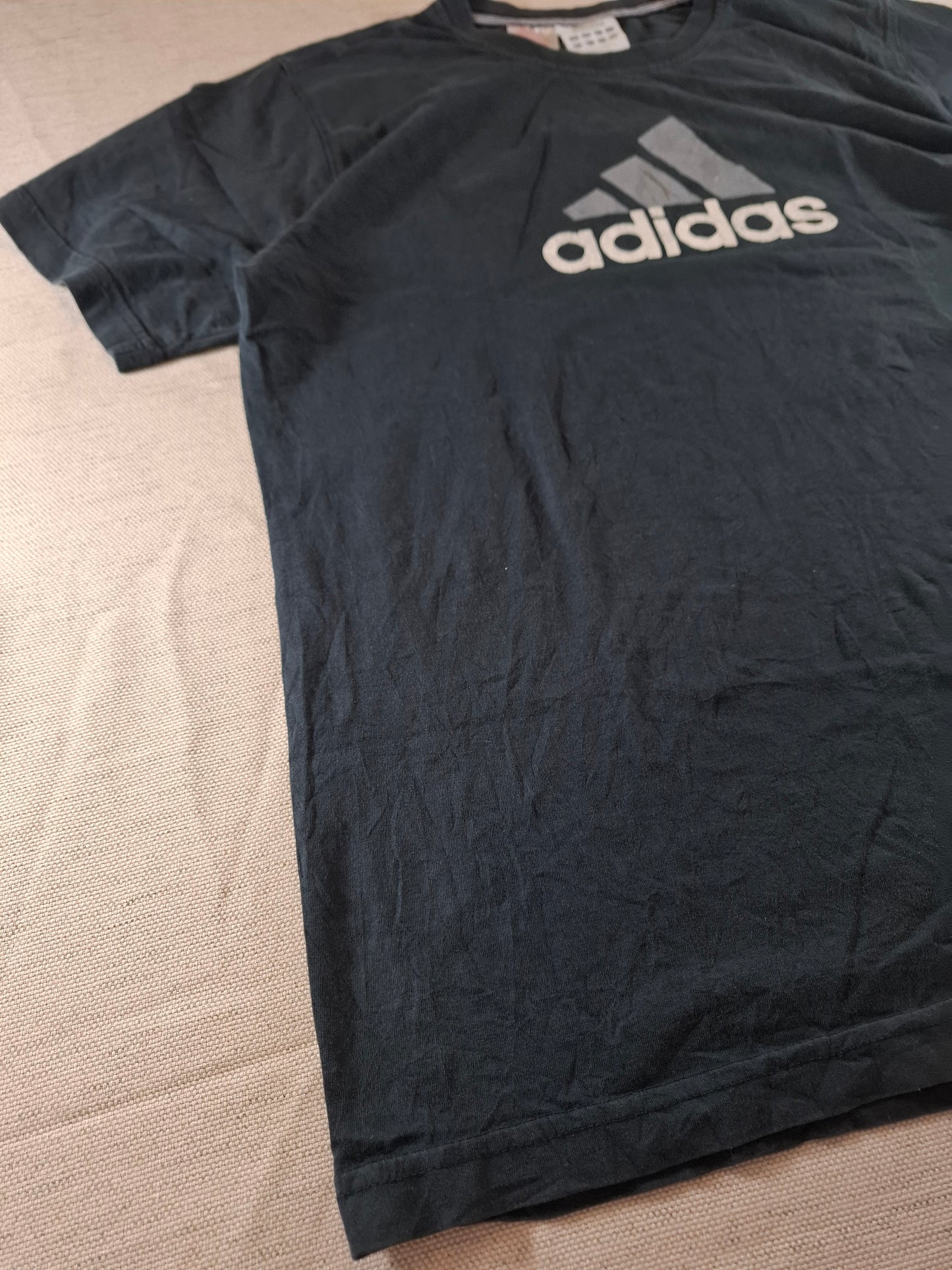 000126 Adidas T-shirt size XL Black