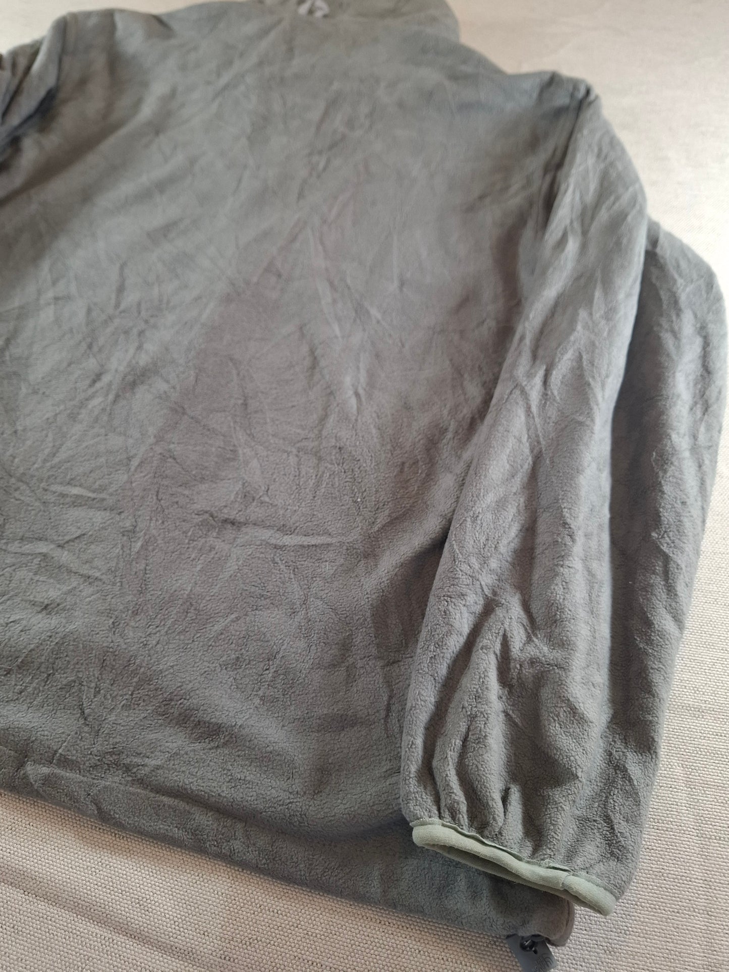 000697 The North Face Fleece size L Grey