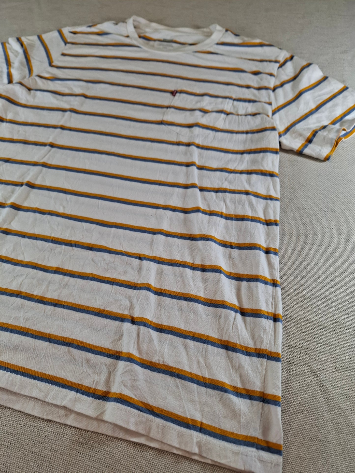 001137 Levi's T-shirt size L White/ Yellow/ Blue striped.