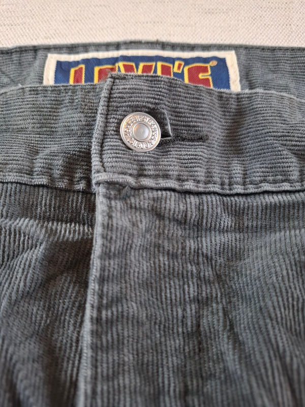 001159 – Levi's Corduroy Pants – Anthracite, Size 40/32