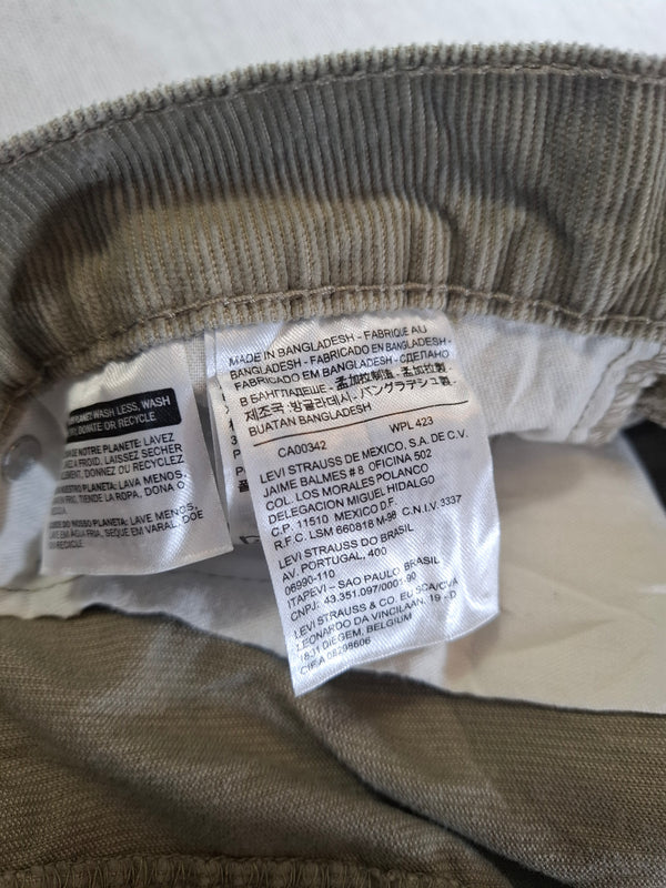 001158 – Levi's Corduroy Pants – Khaki, Size 34/30