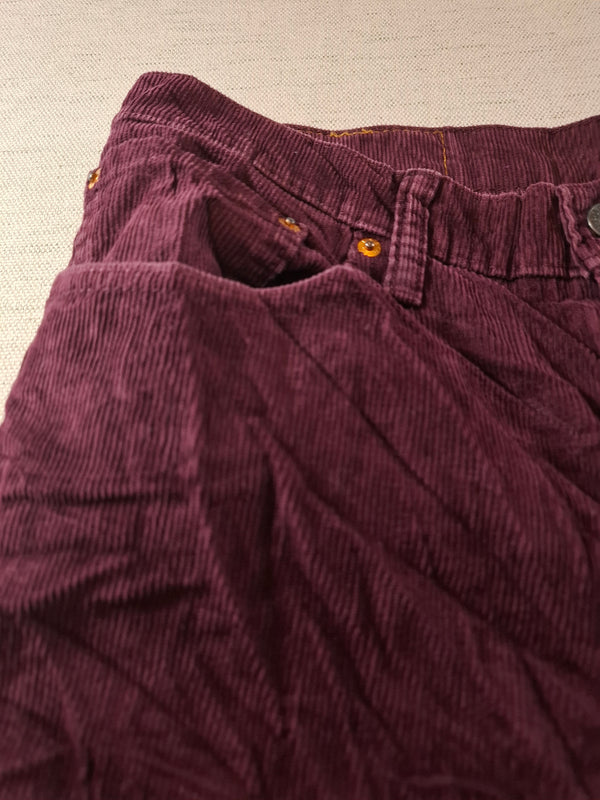 001160 – Levi's Corduroy Pants – Burgundy, Size 33/32