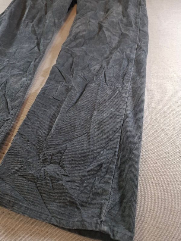 001159 – Levi's Corduroy Pants – Anthracite, Size 40/32