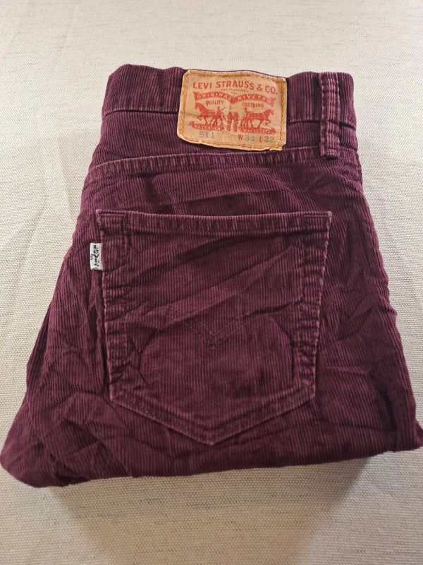 001160 – Levi's Corduroy Pants – Burgundy, Size 33/32