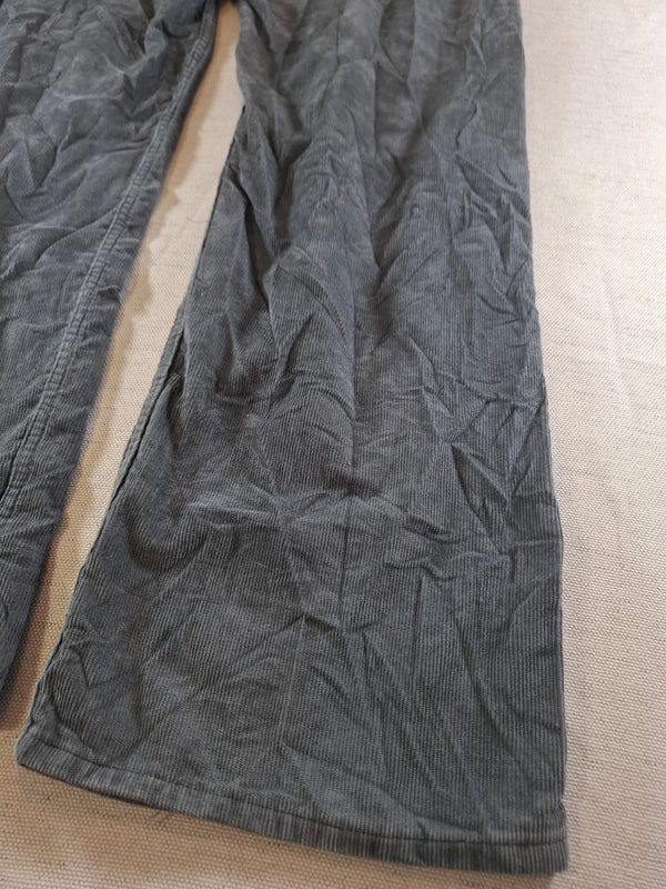 001159 – Levi's Corduroy Pants – Anthracite, Size 40/32