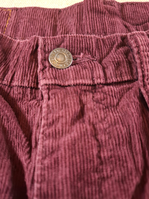 001160 – Levi's Corduroy Pants – Burgundy, Size 33/32