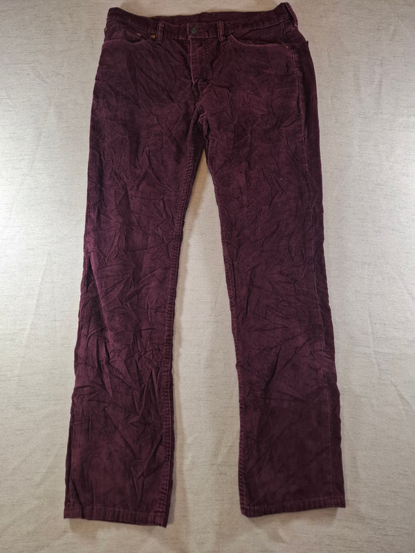 001160 – Levi's Corduroy Pants – Burgundy, Size 33/32