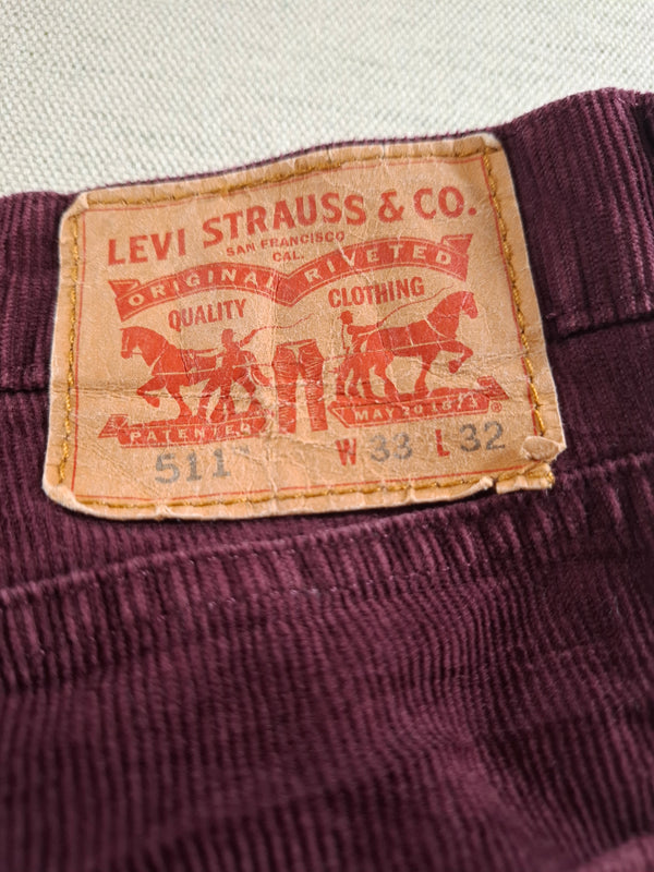 001160 – Levi's Corduroy Pants – Burgundy, Size 33/32