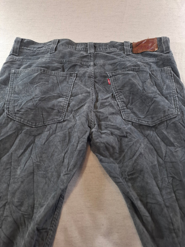 001159 – Levi's Corduroy Pants – Anthracite, Size 40/32