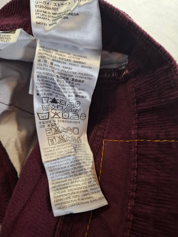001160 – Levi's Corduroy Pants – Burgundy, Size 33/32