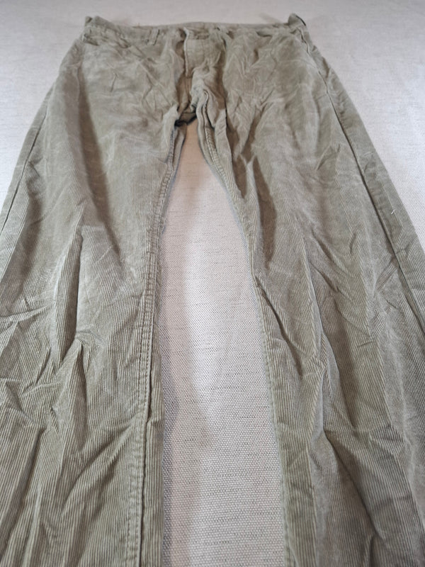 001158 – Levi's Corduroy Pants – Khaki, Size 34/30
