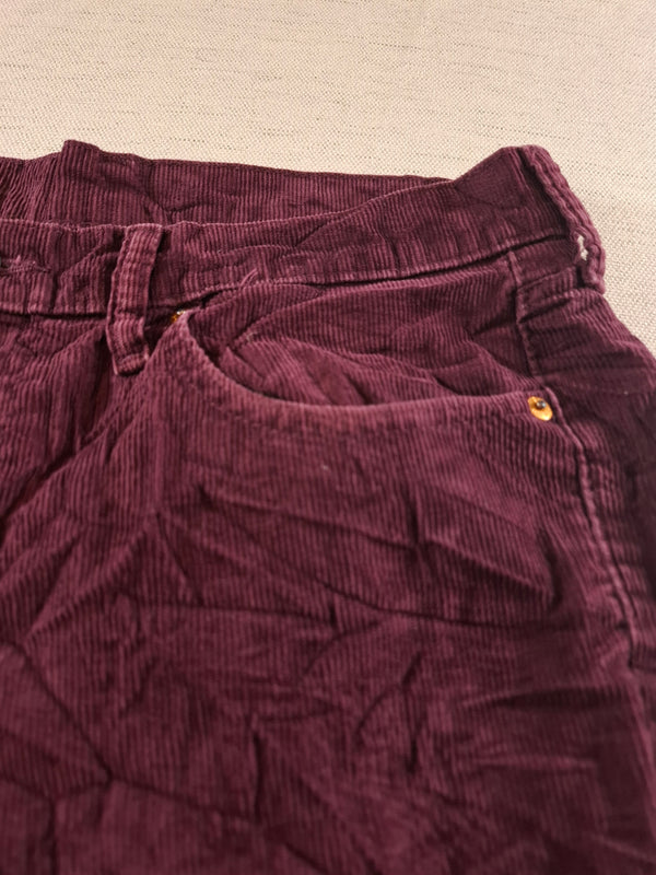 001160 – Levi's Corduroy Pants – Burgundy, Size 33/32
