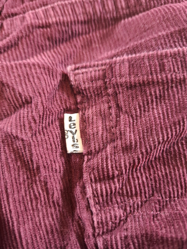 001160 – Levi's Corduroy Pants – Burgundy, Size 33/32